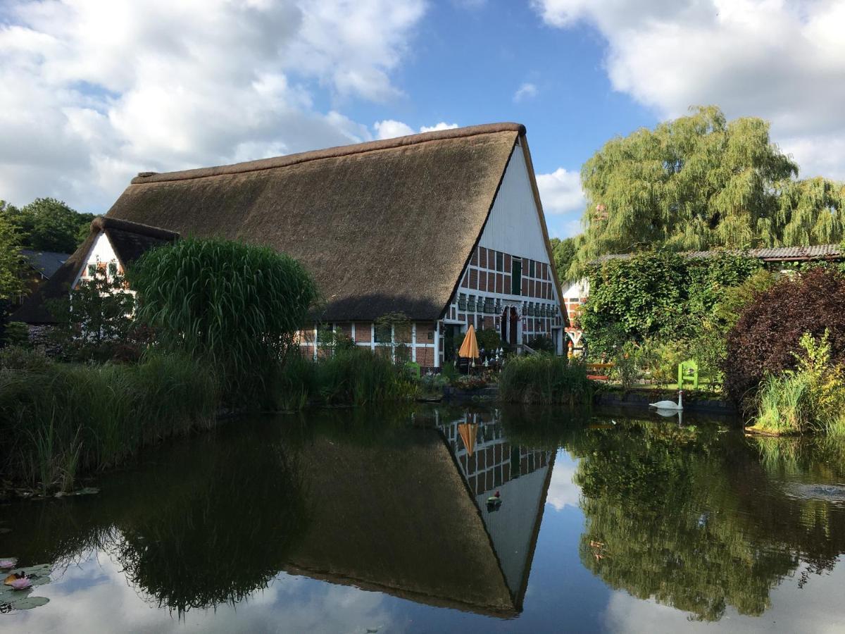 Taubenhof - Gut Cadenberge Hotel Exterior photo