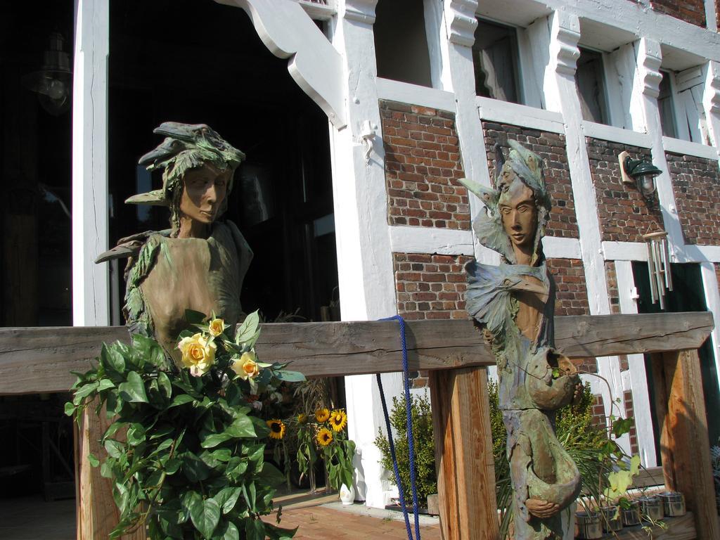 Taubenhof - Gut Cadenberge Hotel Exterior photo