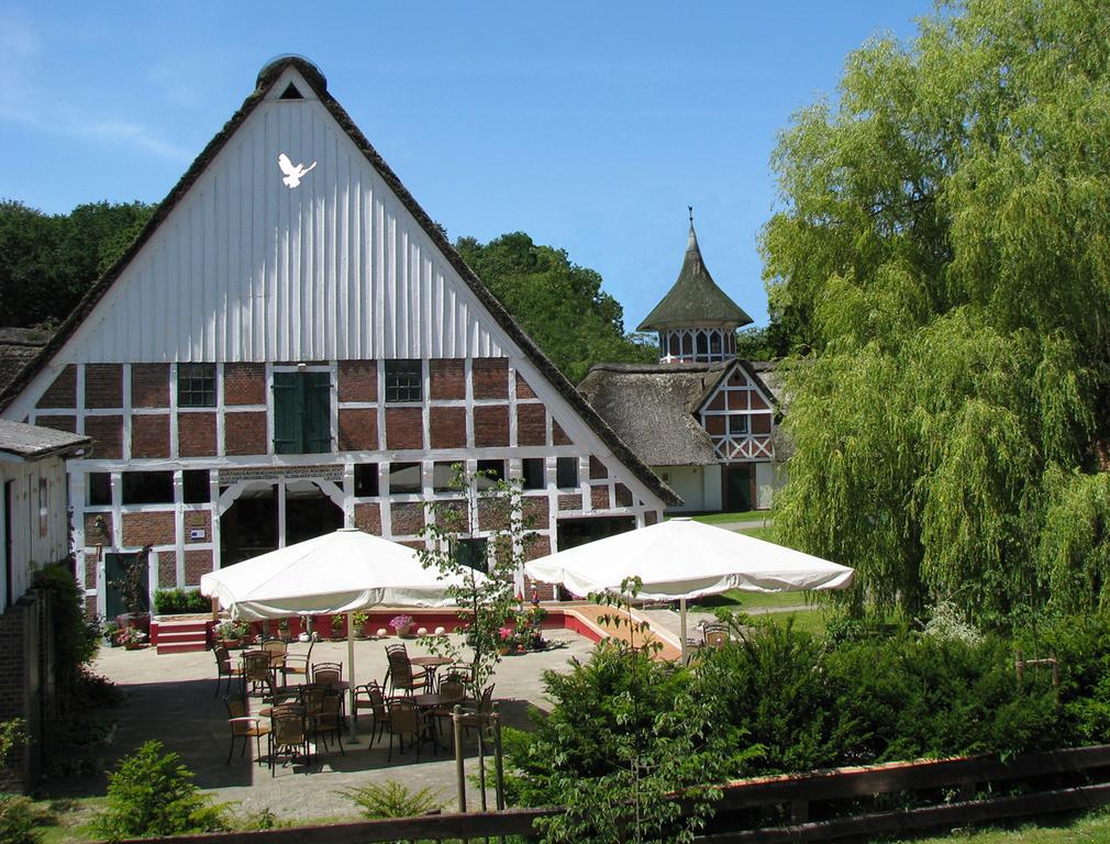 Taubenhof - Gut Cadenberge Hotel Exterior photo